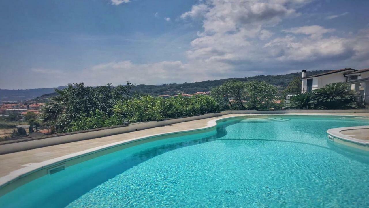 Ue Marin Villa แชร์โว ภายนอก รูปภาพ
